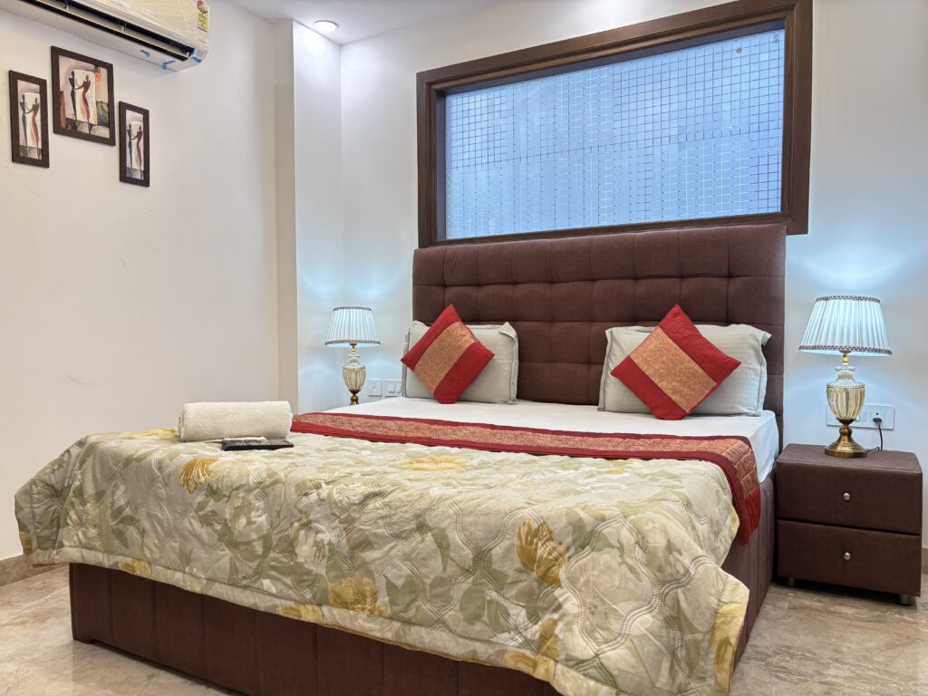 3BHK J-150, Saket